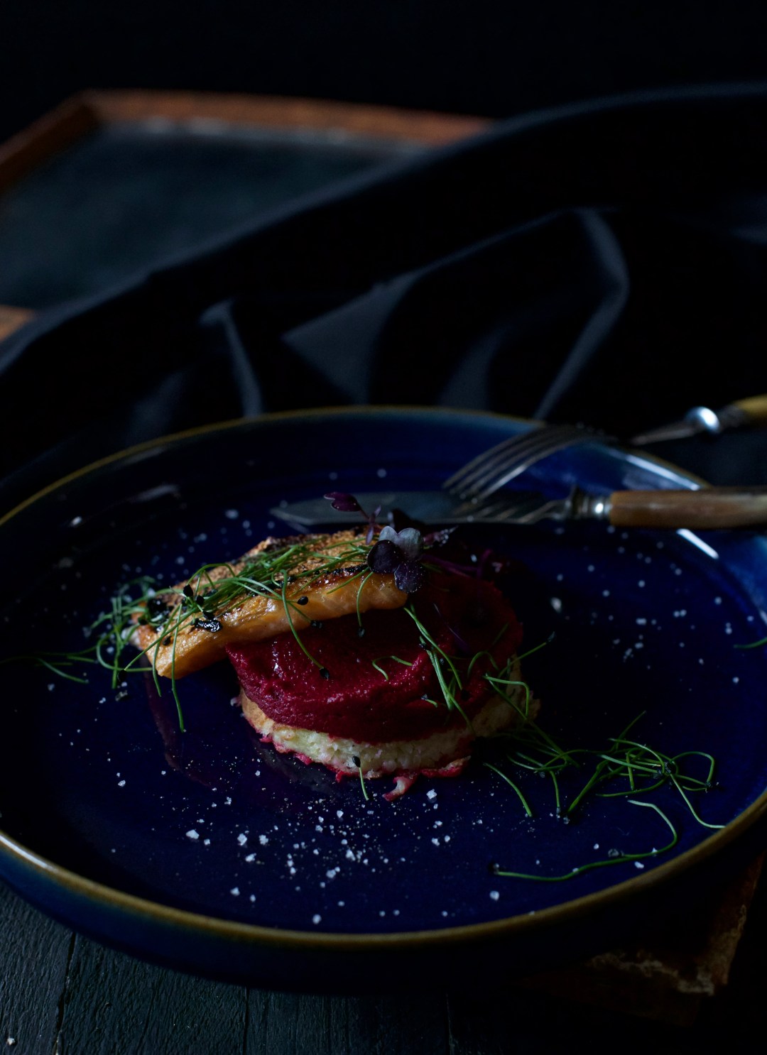 Rote Bete mit Lachs und Kartoffelpuffer