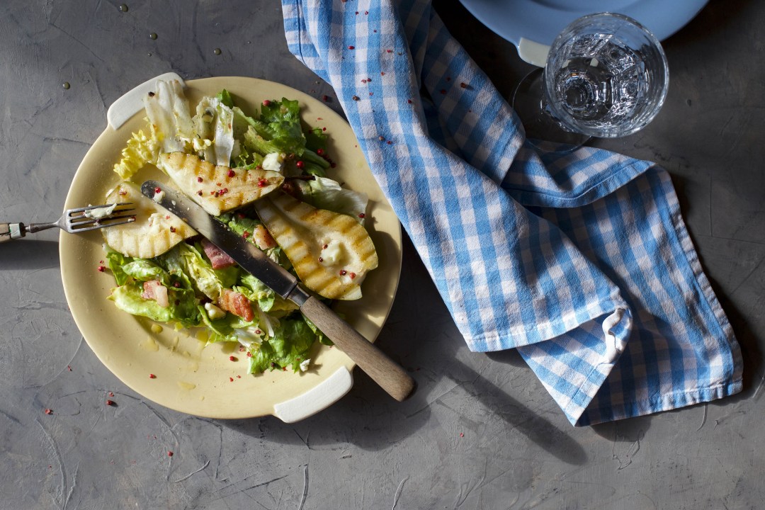 Endiviensalat mit Speck und Birne