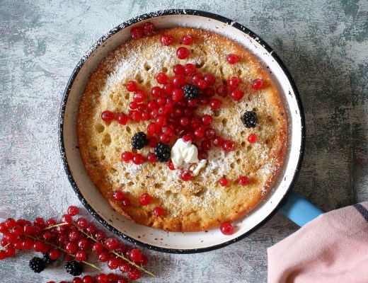 Pfannkuchen mit Beeren