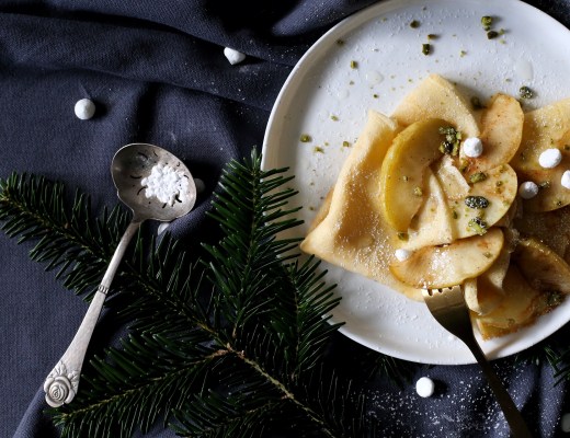 Weihnachtsdessert: Bratapfel mit Crêpe